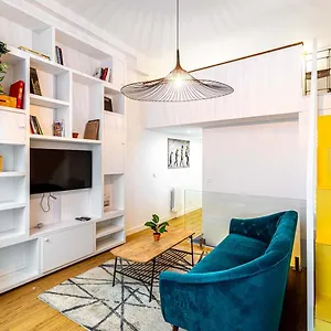 Appartement Disponible - - Equipped Souplex - From 1 To 6 Guests, Paris